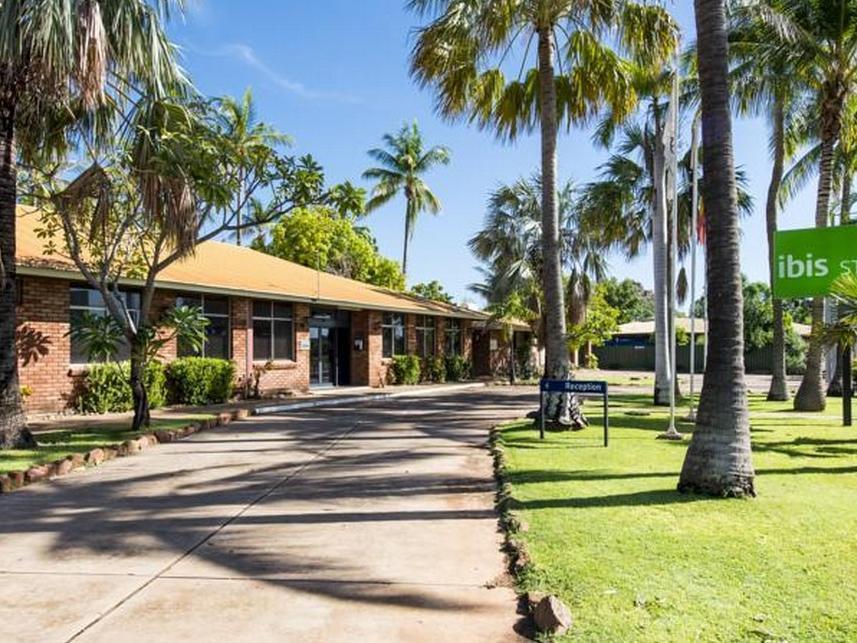 Western Cambridge Hotel 4*