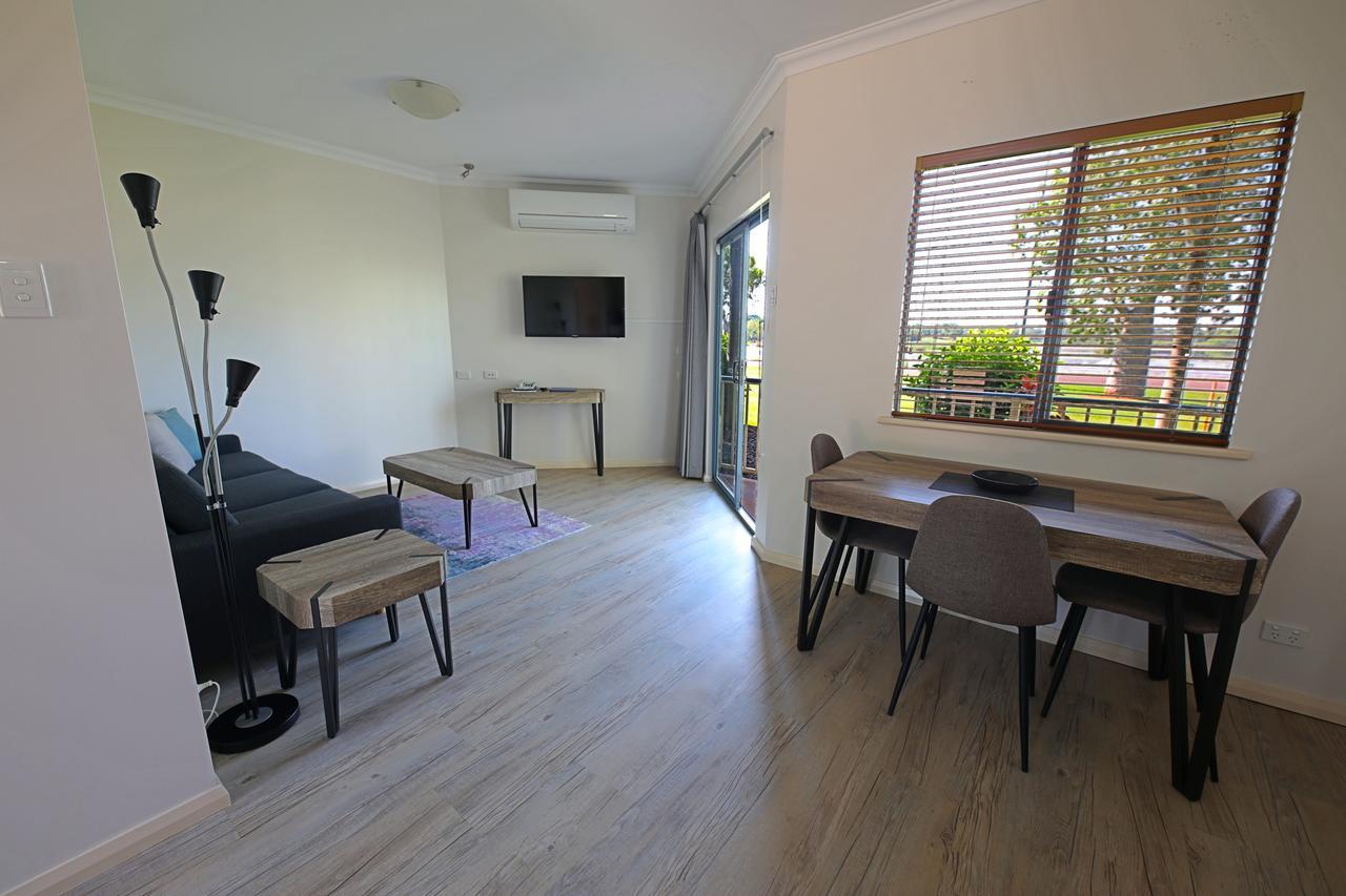Aparthotel Lakeview *