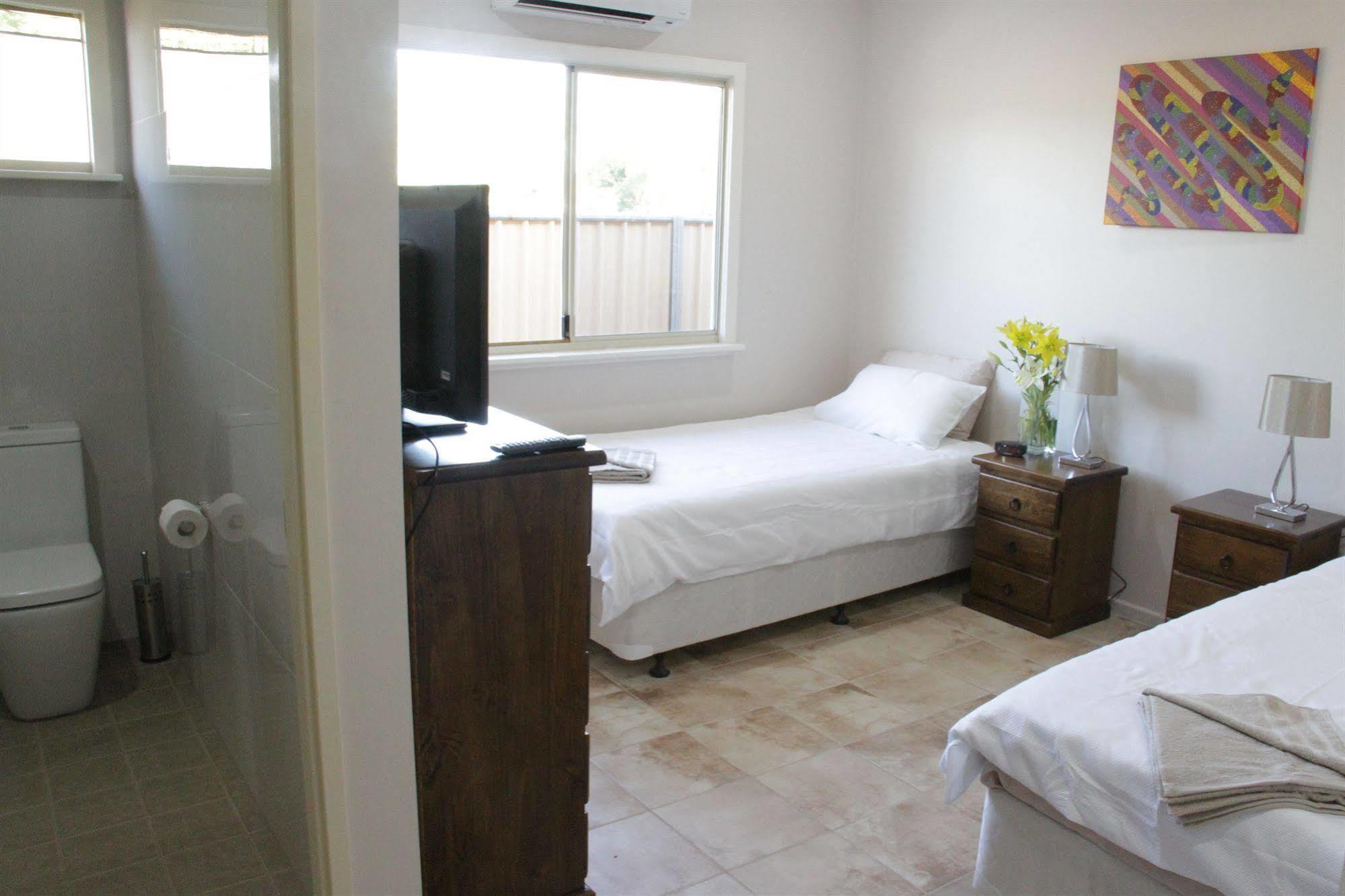 Wunan House 3*